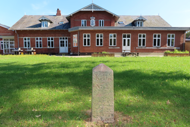 In 1888, Germany banned all teaching in Danish. As a result, the parents sent their children to independent boarding schools for lower secondary students 